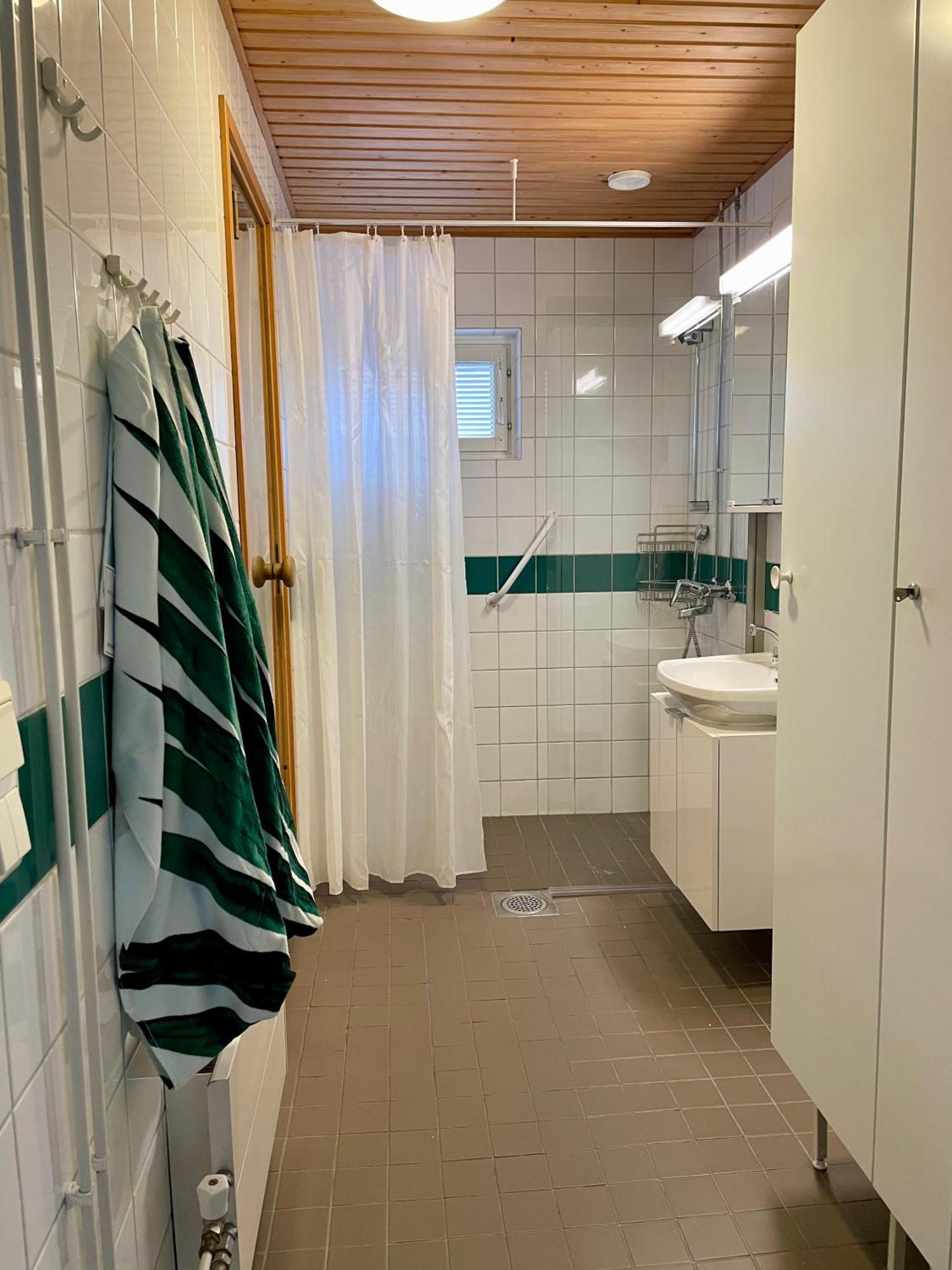 King-size Bed Private In Shared Near Sello Kotimajoitukset *